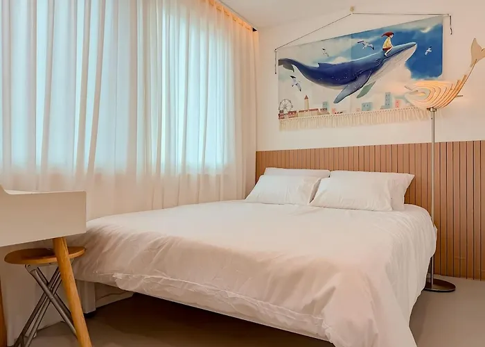 Private House Near Singil Station And Yeouido , 2br, Free Parking, Rooftop