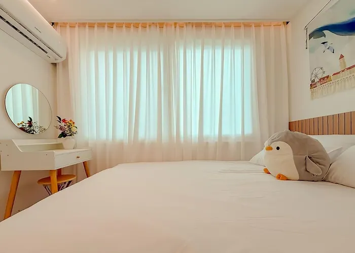 Private House Near Singil Station And Yeouido , 2br, Free Parking, Rooftop Holiday home *