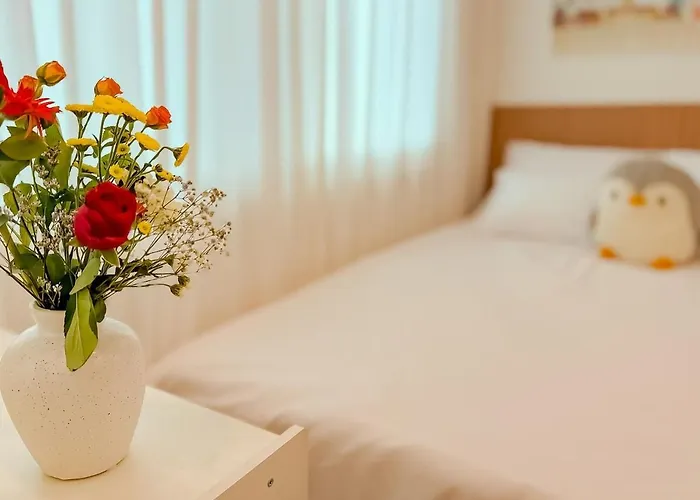 Private House Near Singil Station And Yeouido , 2br, Free Parking, Rooftop
