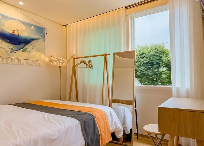 Private House Near Singil Station And Yeouido , 2br, Free Parking, Rooftop Holiday home